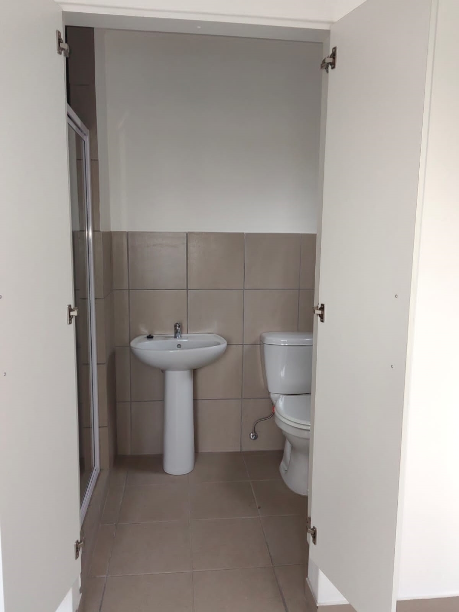 2 Bedroom Property for Sale in Albertsdal Gauteng