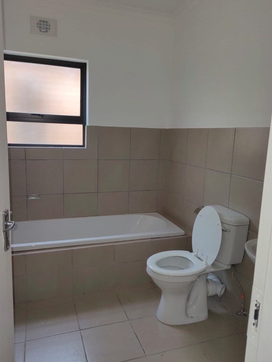 2 Bedroom Property for Sale in Albertsdal Gauteng
