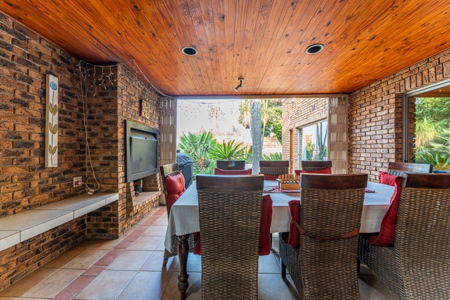 3 Bedroom Property for Sale in Constantia Kloof Gauteng
