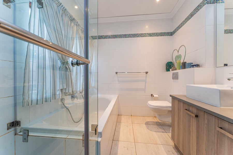 3 Bedroom Property for Sale in Constantia Kloof Gauteng