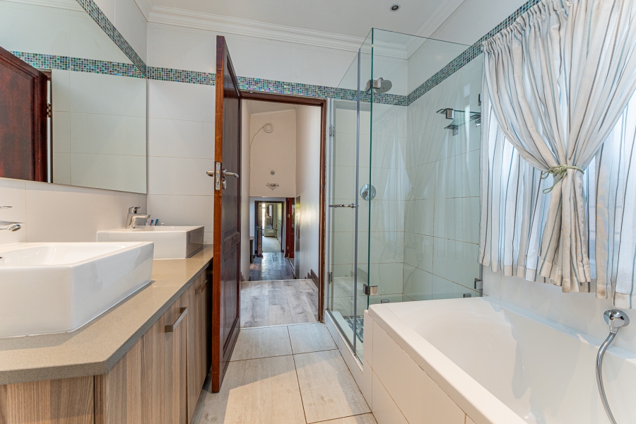 3 Bedroom Property for Sale in Constantia Kloof Gauteng
