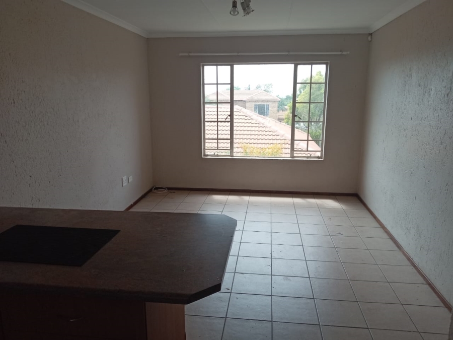 To Let 2 Bedroom Property for Rent in Heuwelsig Estate Gauteng