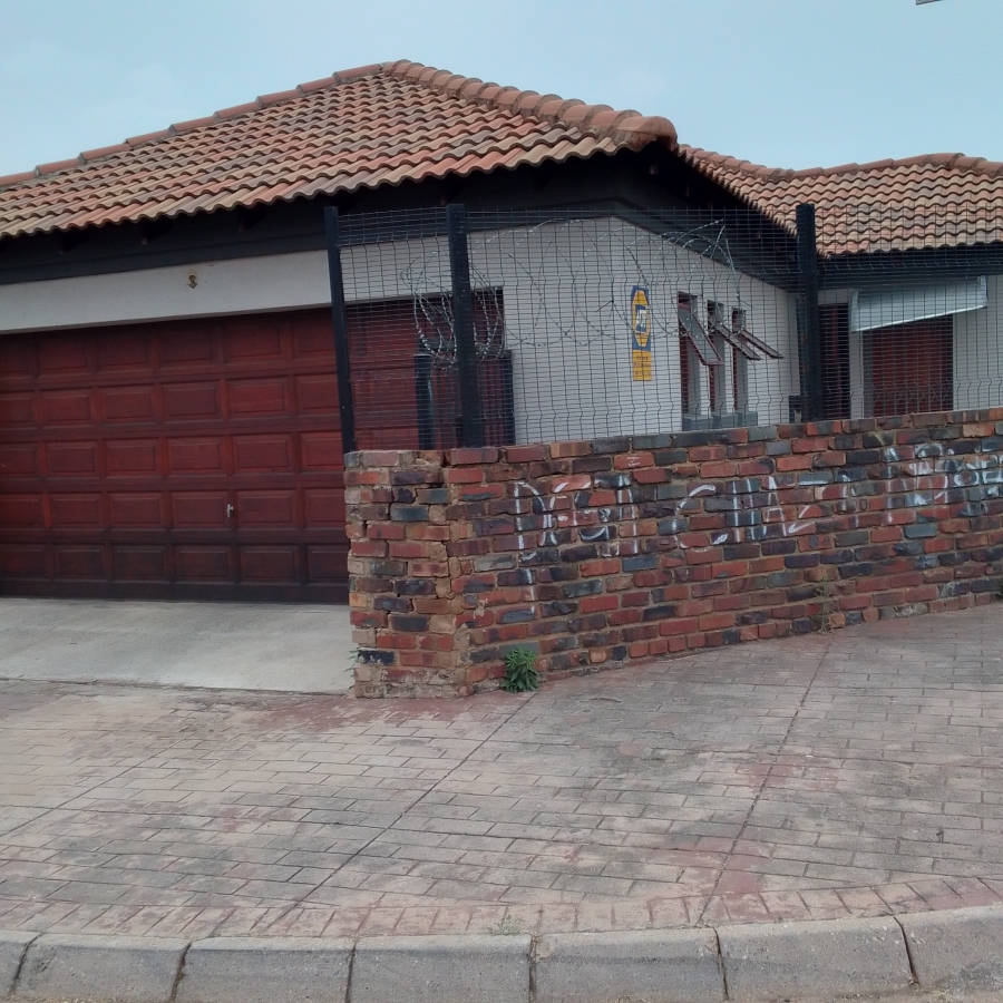 3 Bedroom Property for Sale in Eersterust Gauteng