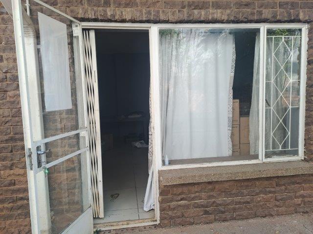 To Let 7 Bedroom Property for Rent in Oriel Gauteng