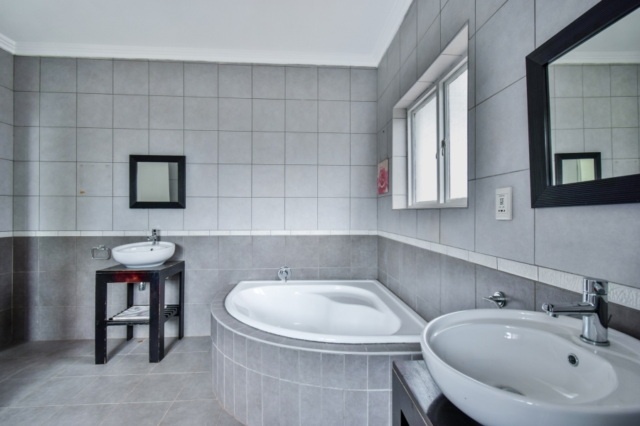 3 Bedroom Property for Sale in Moreleta Park Gauteng