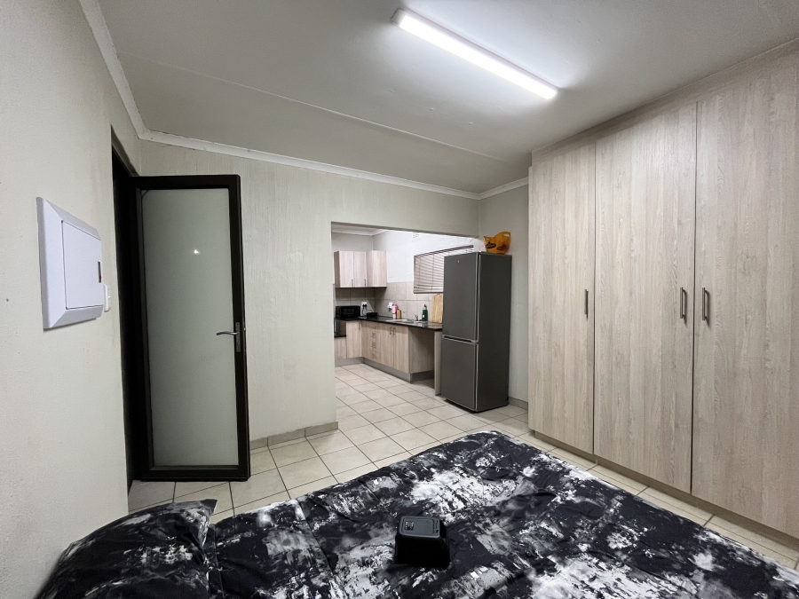 To Let 1 Bedroom Property for Rent in Northcliff Gauteng