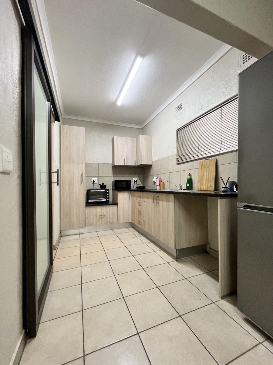 To Let 1 Bedroom Property for Rent in Northcliff Gauteng