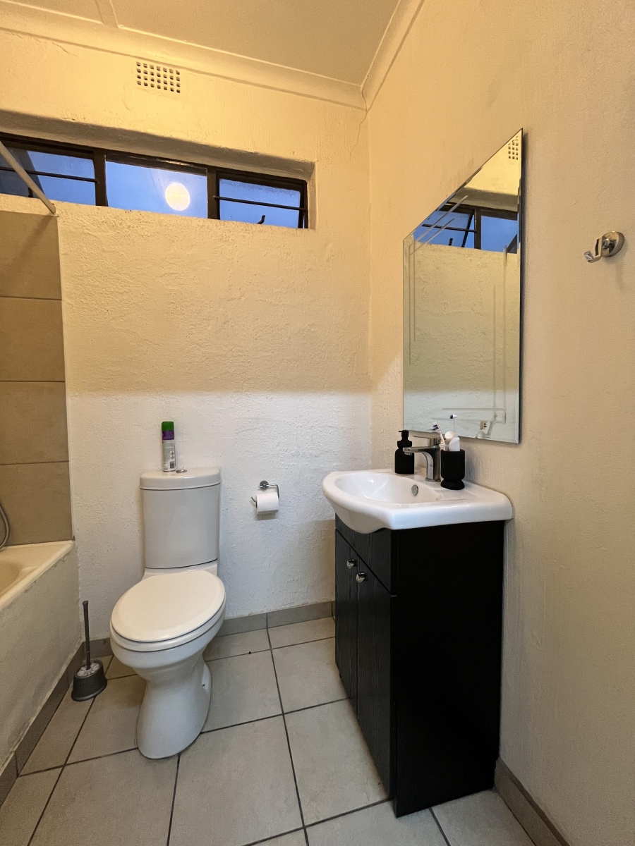 To Let 1 Bedroom Property for Rent in Northcliff Gauteng