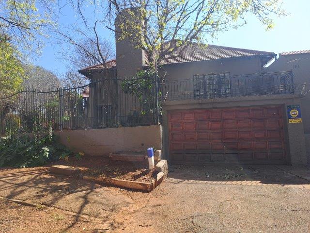 3 Bedroom Property for Sale in Cyrildene Gauteng