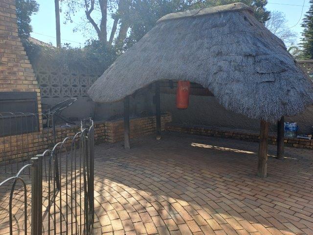 3 Bedroom Property for Sale in Cyrildene Gauteng