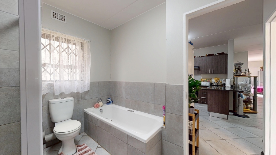2 Bedroom Property for Sale in Brentwood Park Gauteng