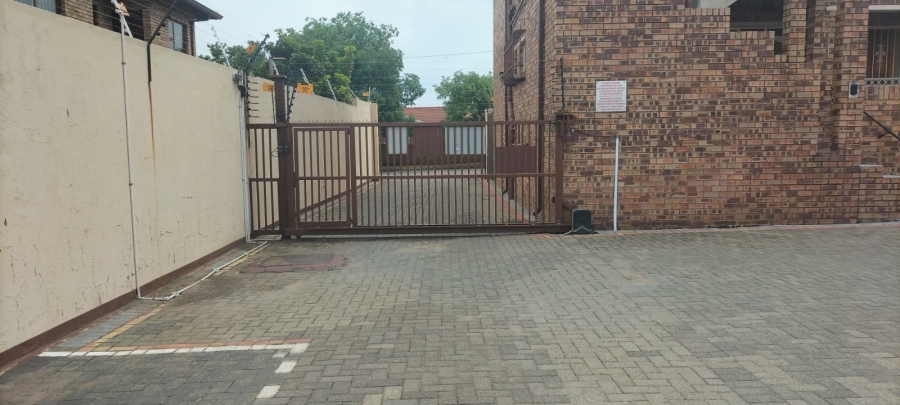 2 Bedroom Property for Sale in Greenhills Gauteng