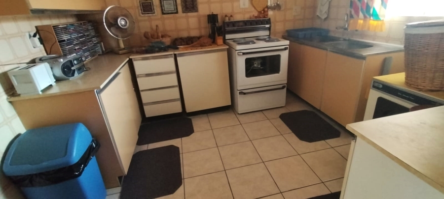 2 Bedroom Property for Sale in Greenhills Gauteng