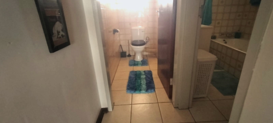 2 Bedroom Property for Sale in Greenhills Gauteng