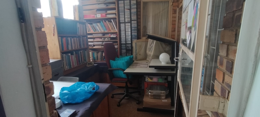 2 Bedroom Property for Sale in Greenhills Gauteng