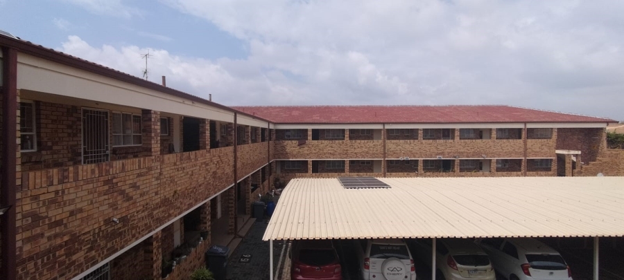 2 Bedroom Property for Sale in Greenhills Gauteng