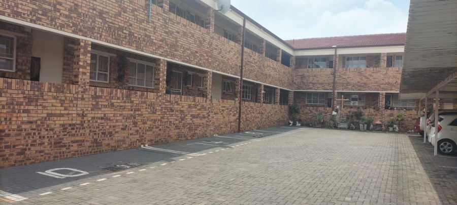 2 Bedroom Property for Sale in Greenhills Gauteng