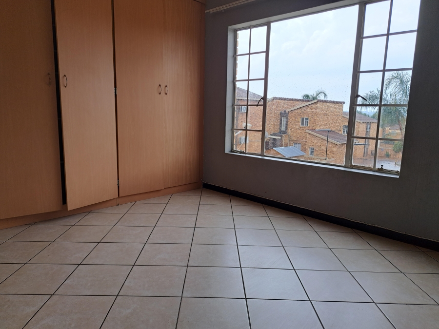 To Let 4 Bedroom Property for Rent in Willowbrook Gauteng