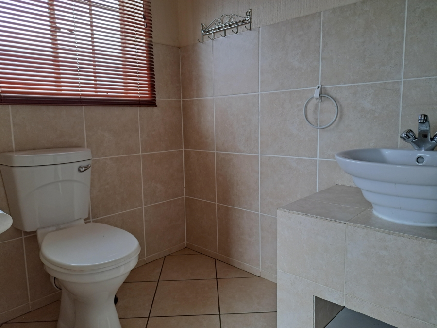 To Let 4 Bedroom Property for Rent in Willowbrook Gauteng
