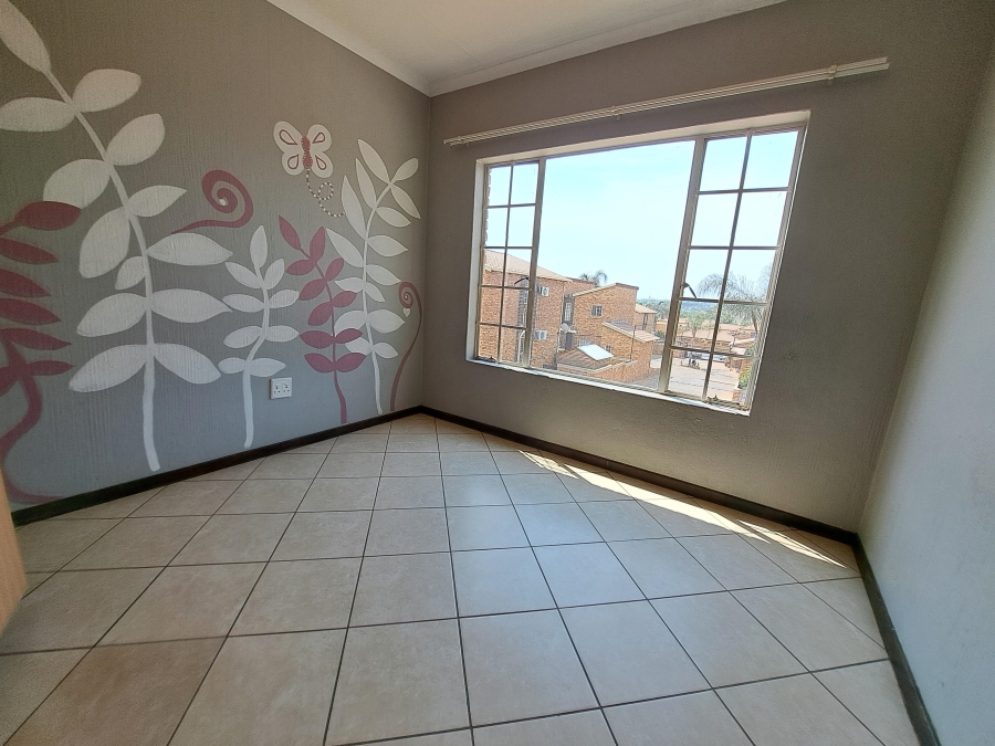 To Let 4 Bedroom Property for Rent in Willowbrook Gauteng