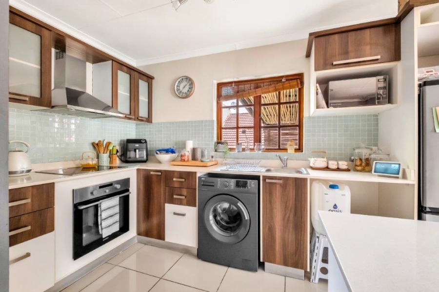 2 Bedroom Property for Sale in Bryanston Gauteng