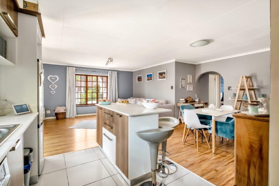 2 Bedroom Property for Sale in Bryanston Gauteng