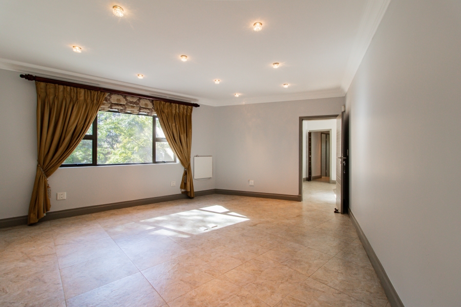 To Let 4 Bedroom Property for Rent in Bedfordview Gauteng