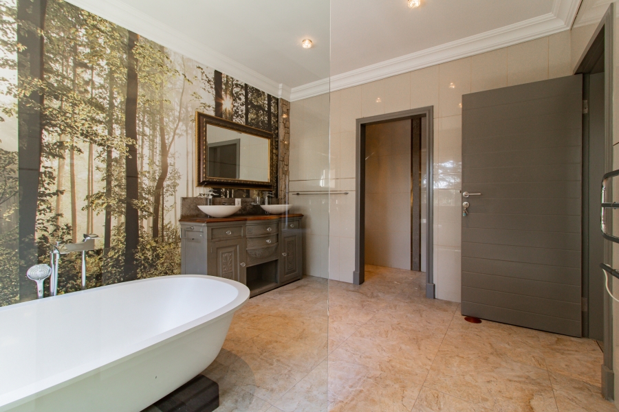To Let 4 Bedroom Property for Rent in Bedfordview Gauteng