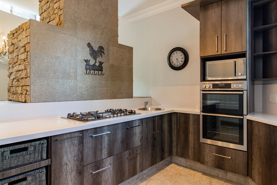 To Let 4 Bedroom Property for Rent in Bedfordview Gauteng