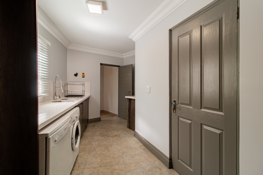 To Let 4 Bedroom Property for Rent in Bedfordview Gauteng