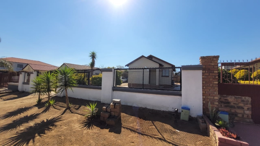 3 Bedroom Property for Sale in Soshanguve S Gauteng