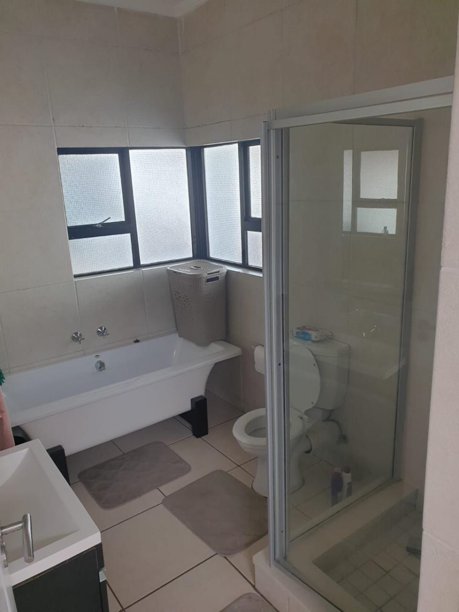 To Let 1 Bedroom Property for Rent in Greenstone Hill Gauteng