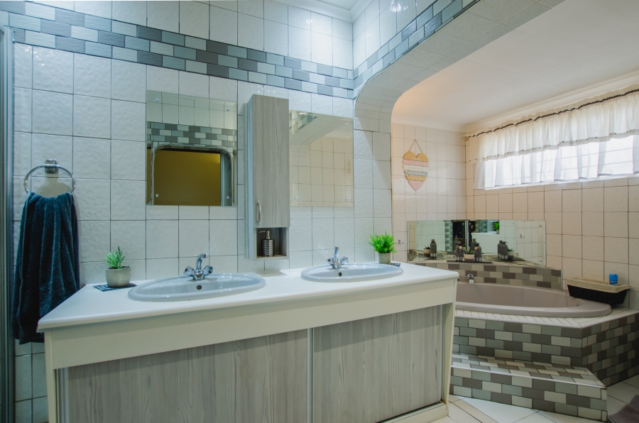 3 Bedroom Property for Sale in Dalview Gauteng