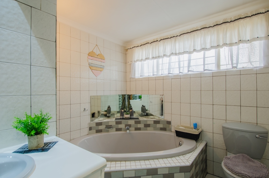 3 Bedroom Property for Sale in Dalview Gauteng