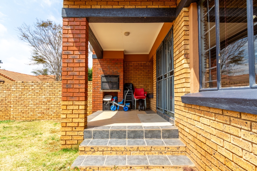 3 Bedroom Property for Sale in Equestria Gauteng
