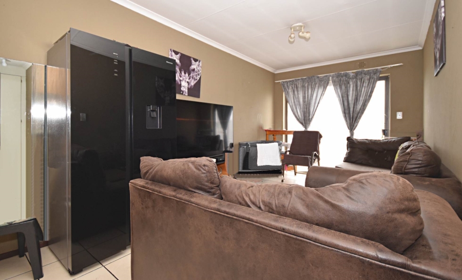 2 Bedroom Property for Sale in Sonneglans Gauteng