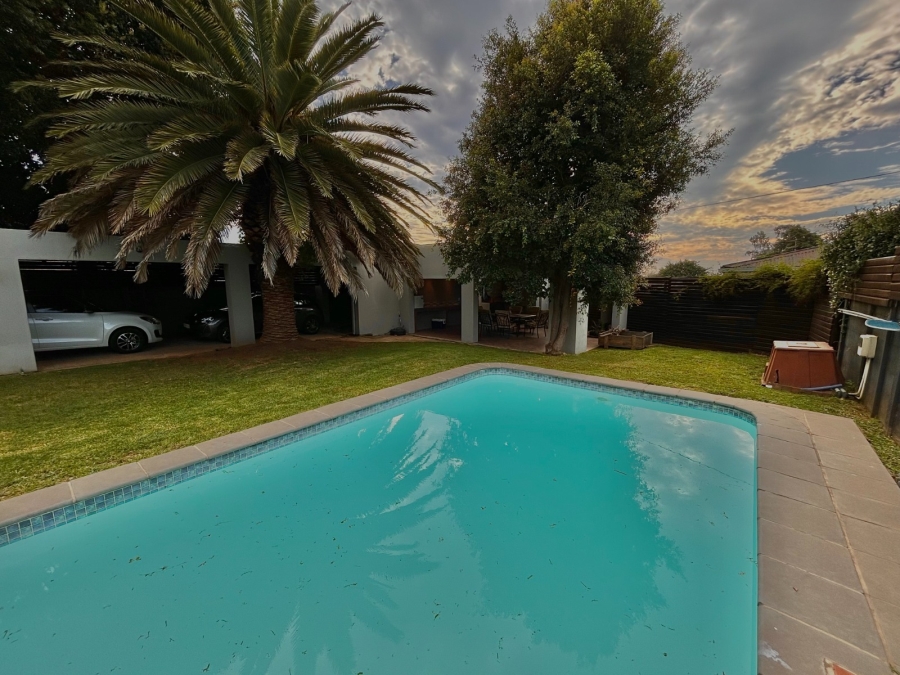 3 Bedroom Property for Sale in Roodepoort Gauteng