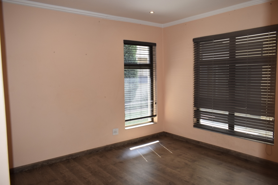4 Bedroom Property for Sale in Helderwyk Gauteng