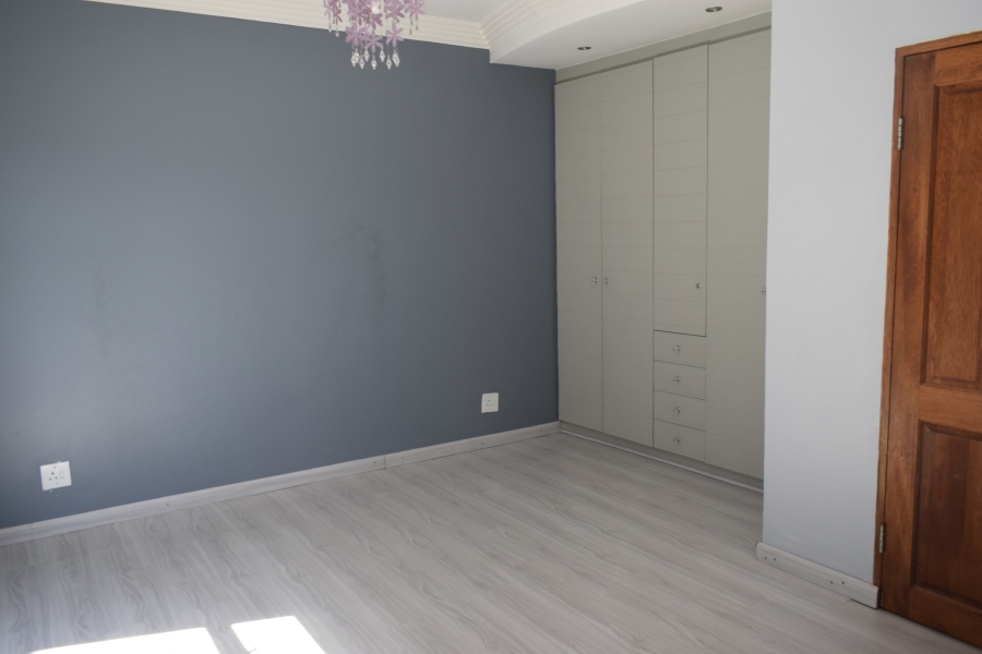 4 Bedroom Property for Sale in Helderwyk Gauteng