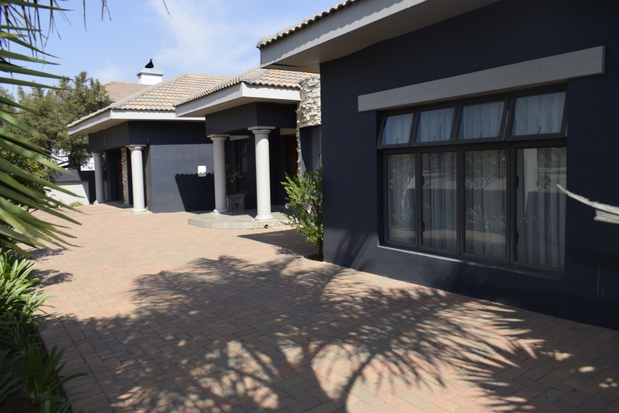 4 Bedroom Property for Sale in Helderwyk Gauteng