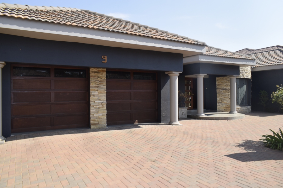 4 Bedroom Property for Sale in Helderwyk Gauteng