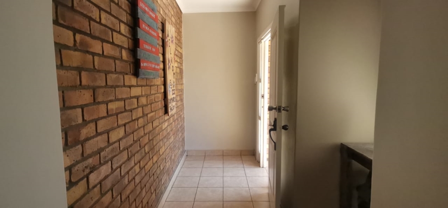 5 Bedroom Property for Sale in Jordaan Park Gauteng