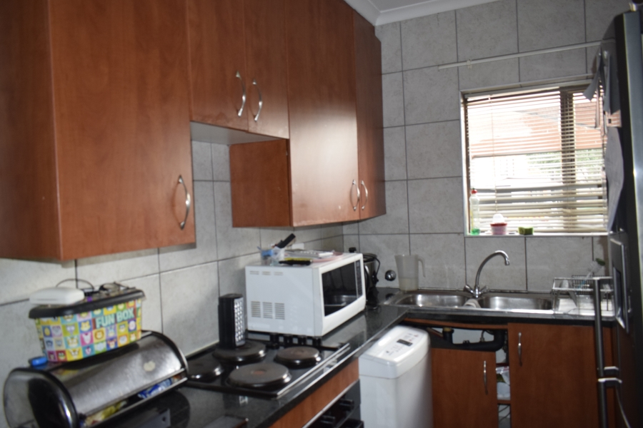 2 Bedroom Property for Sale in Helderwyk Gauteng