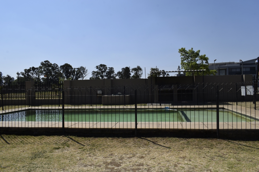 2 Bedroom Property for Sale in Helderwyk Gauteng