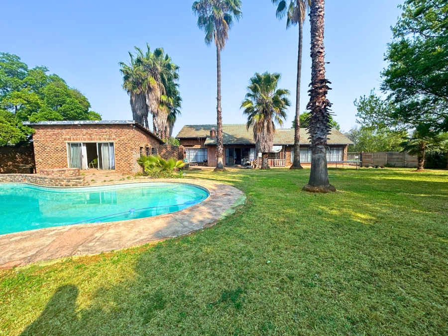 6 Bedroom Property for Sale in Gerardsville Gauteng