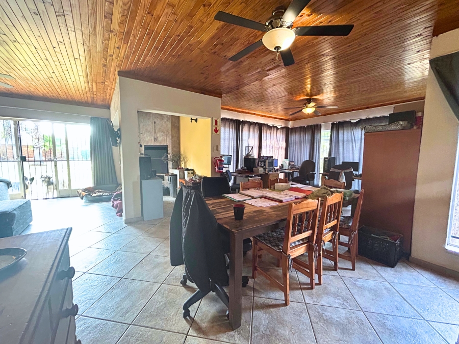 6 Bedroom Property for Sale in Gerardsville Gauteng