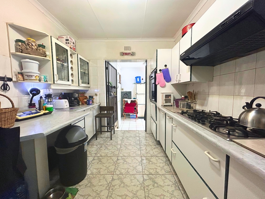 6 Bedroom Property for Sale in Gerardsville Gauteng