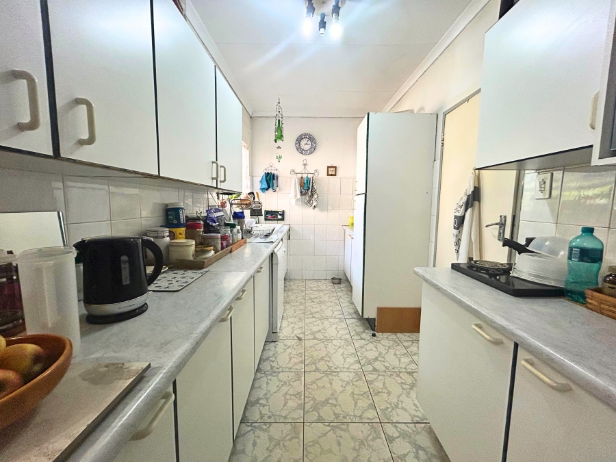6 Bedroom Property for Sale in Gerardsville Gauteng