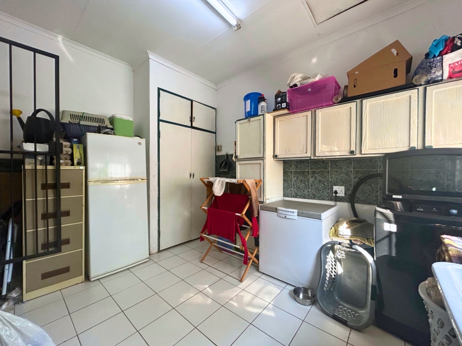 6 Bedroom Property for Sale in Gerardsville Gauteng