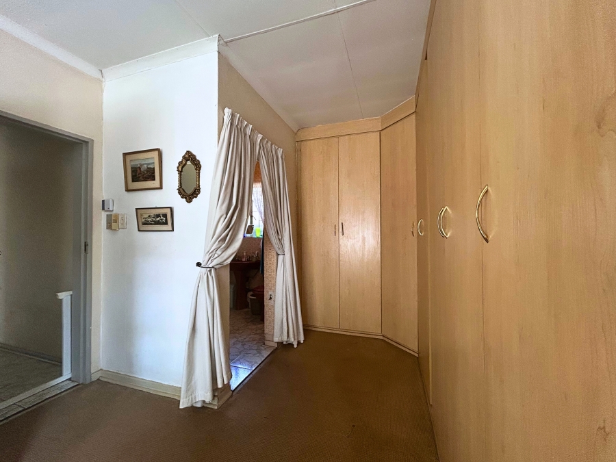 6 Bedroom Property for Sale in Gerardsville Gauteng